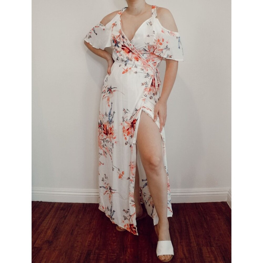 MAXI DRESS // OPEN LEG // FLORAL // WHITE